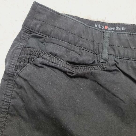 Intro. Love the Fit Shorts - Picture 3 of 5